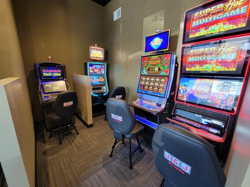 the-pizza-place-on-main-decatur-il-on-site-gaming-machines-03