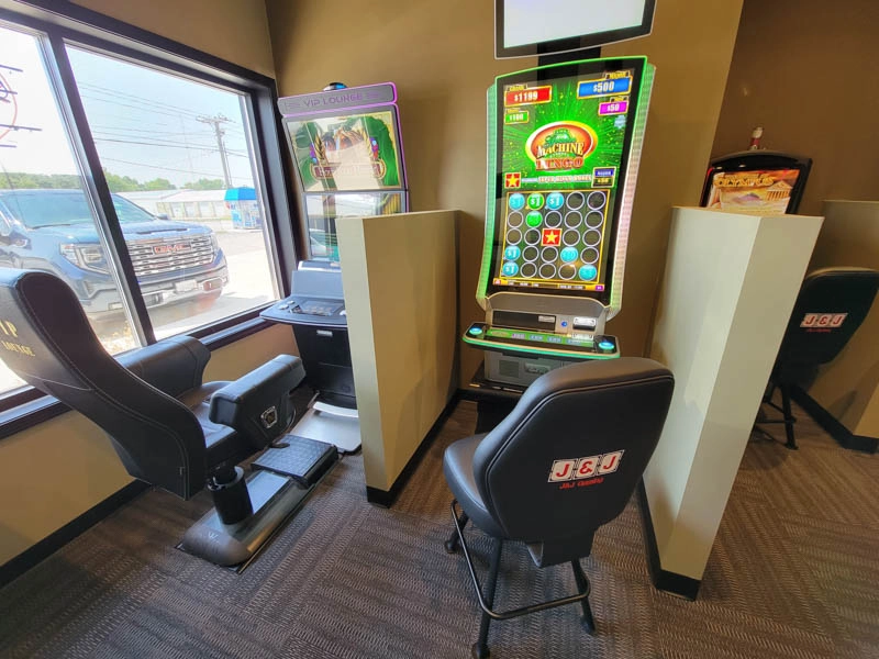 the-pizza-place-on-main-decatur-il-on-site-gaming-machines-04